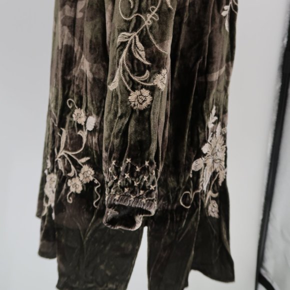 JOHNNY WAS Millie Velvet Peasant Blouse - Size Medium - Picture 10 of 10
